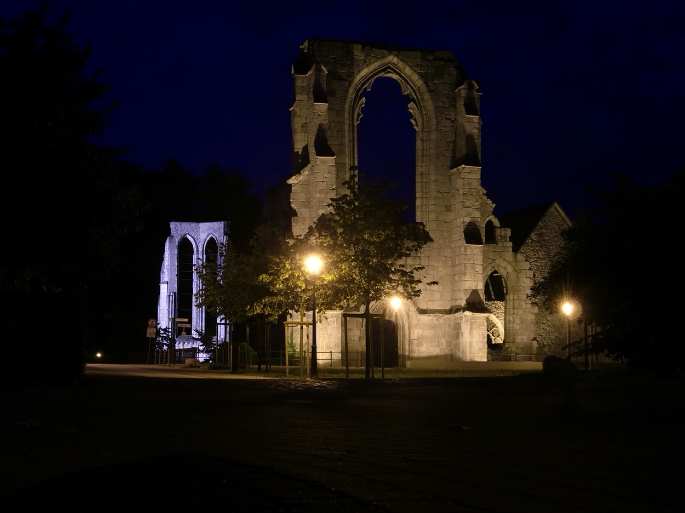 Kloster Walkenried Nachtansicht – beleuchtete gotische Kirchenruine im Südharz