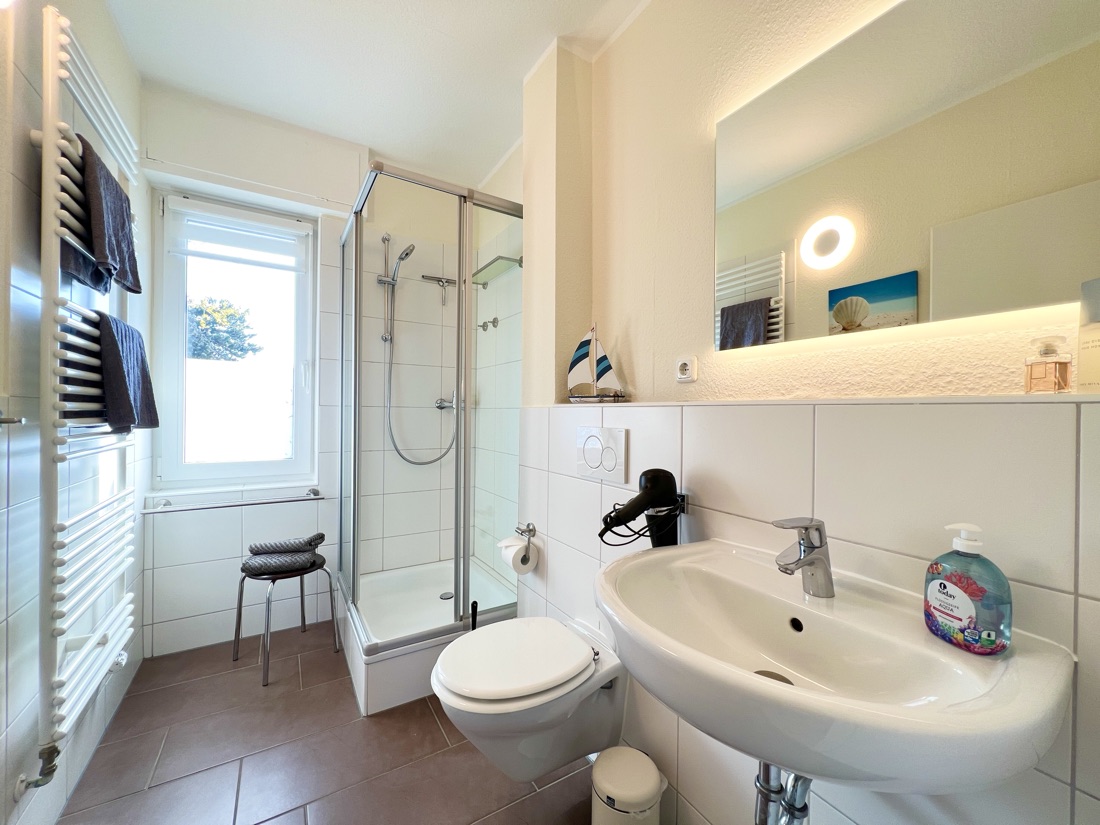 Badezimmer der barrierearmen Ferienwohnung MeerSonne in Dahme